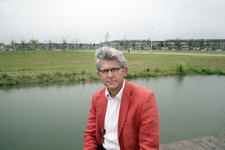 818193 Portret van drs. H.P.A.M. (Harrie) Bosch, directeur Welzijn in de gemeente Utrecht (1992 - 1998), regionaal ...
